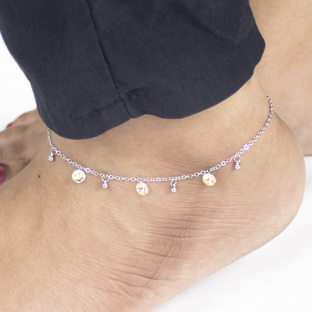 Great Looking Gold Alloy Star Payel Nupur for Women or Girl